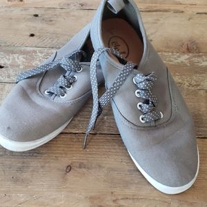 Grey polka dot laced flats